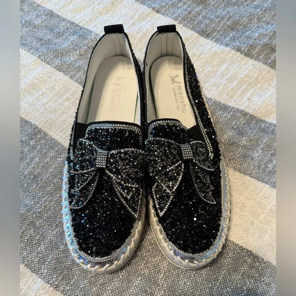 NWOB Manshu Co 1987 Women’s Sz 9/9.5 Black Rhinestone Slip On Shoes Bow